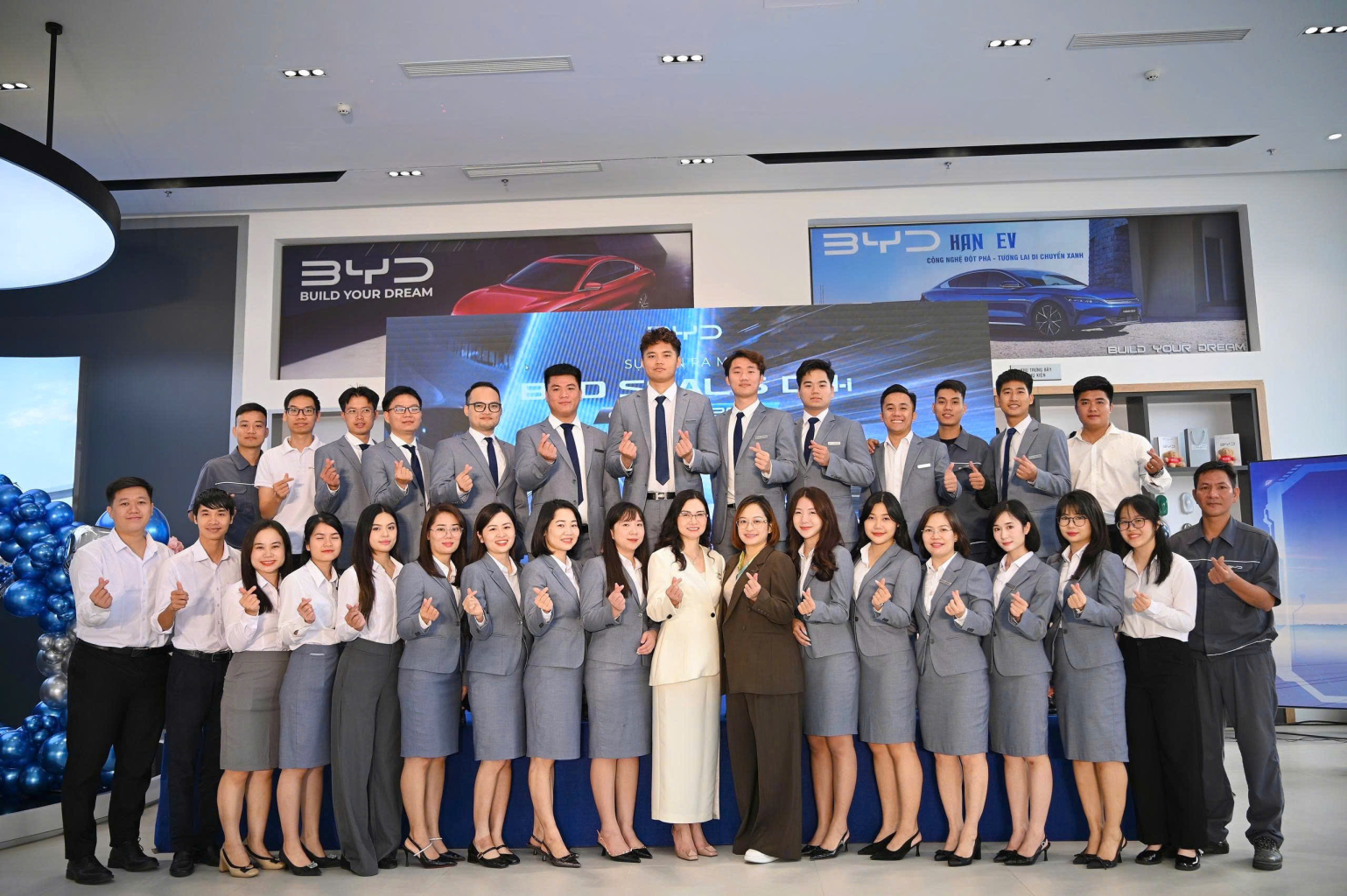 Đội ngũ nhân viên BYD Vĩnh Phúc tại sự kiện