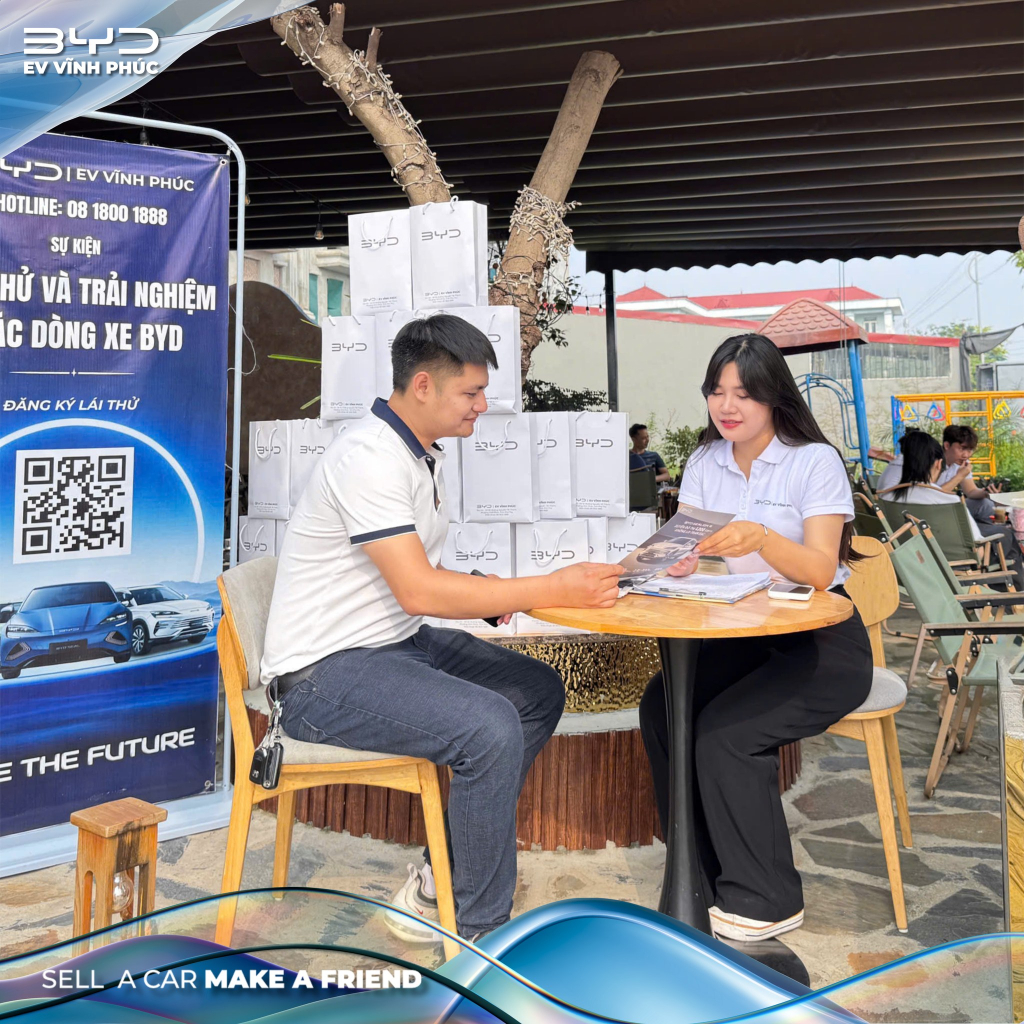 Khách hàng trải nghiệm lái thử xe BYD Sealion 6 tại Phú Thọ cùng BYD Vĩnh Phúc