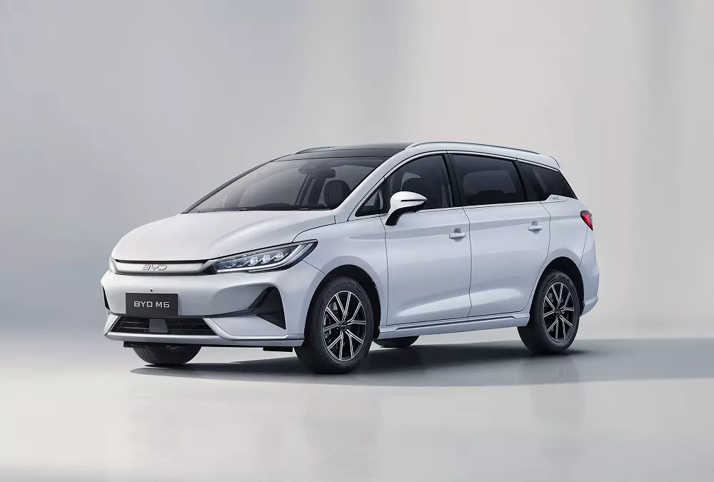 Đánh giá BYD M6 khi chạy đường dài