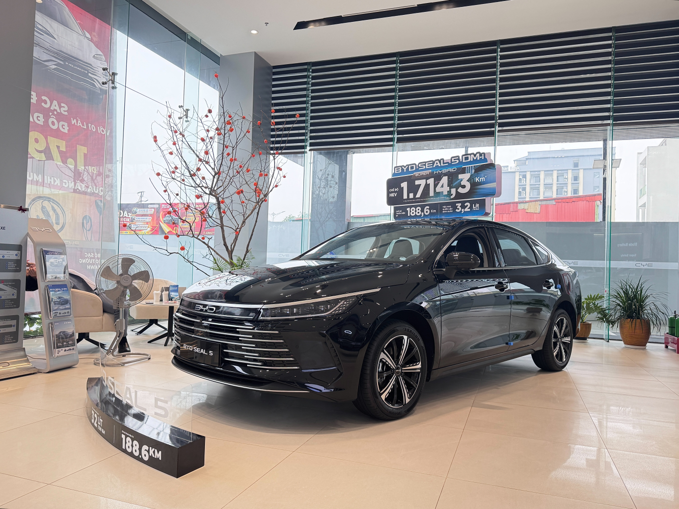 BYD Seal 5 - Không Lo Trạm Sạc Nhưng Vẫn Tận Hưởng Cảm Giác Êm Như Xe Điện