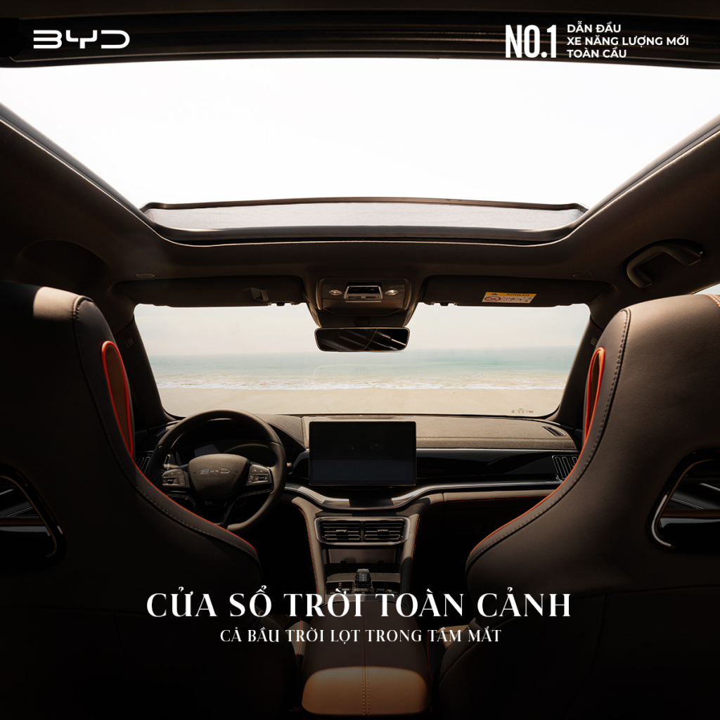 Cửa sổ trời toàn cảnh trên BYD Sealion 6
