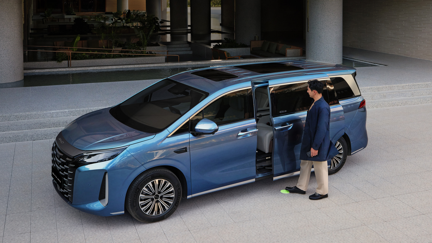 Công nghệ treo điện tử DiSus-C trên BYD M9 mang lại cảm giác lái êm ái vượt trội