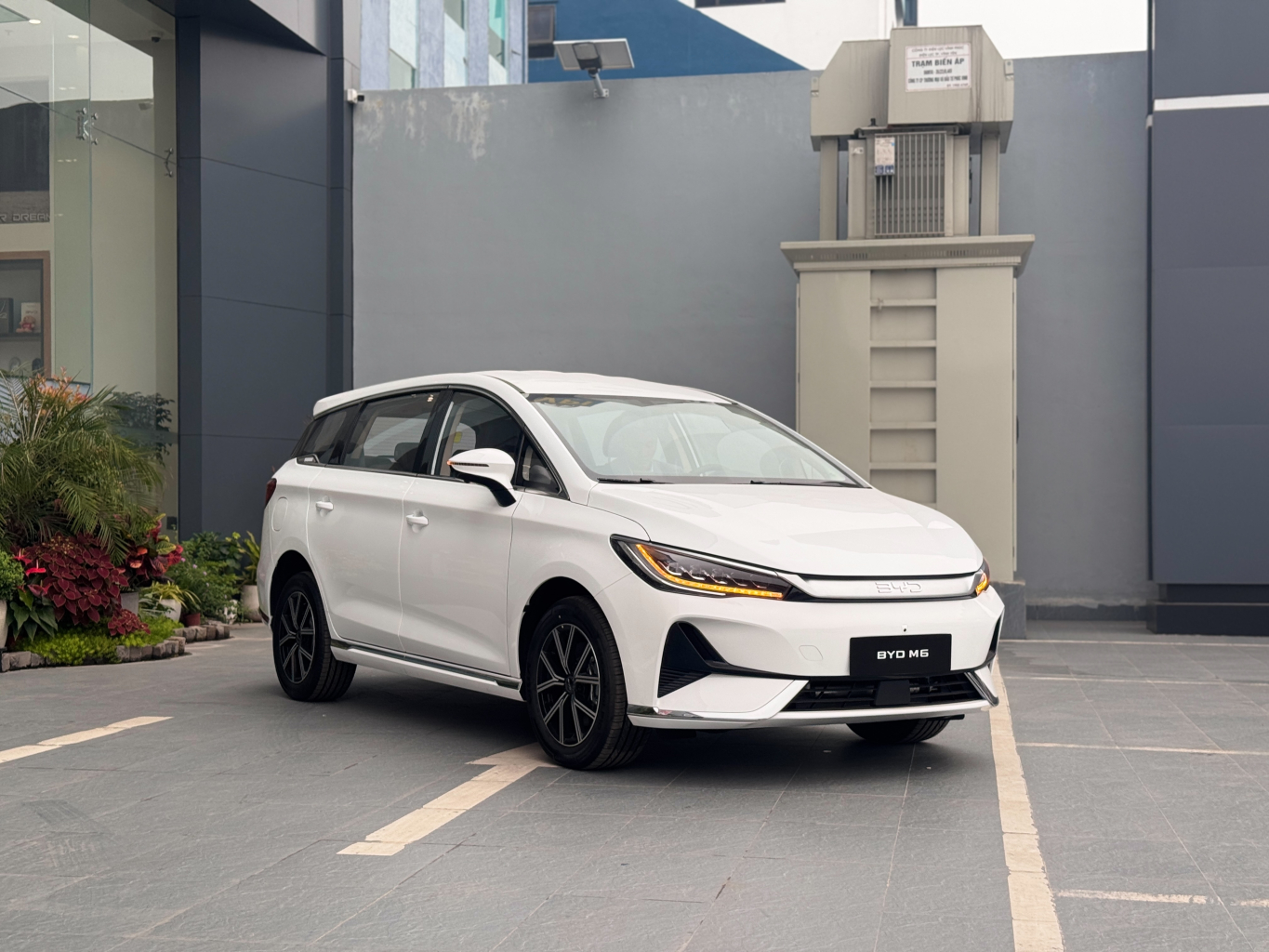 BYD M6 2026 mẫu MPV điện bán chạy tại Việt Nam