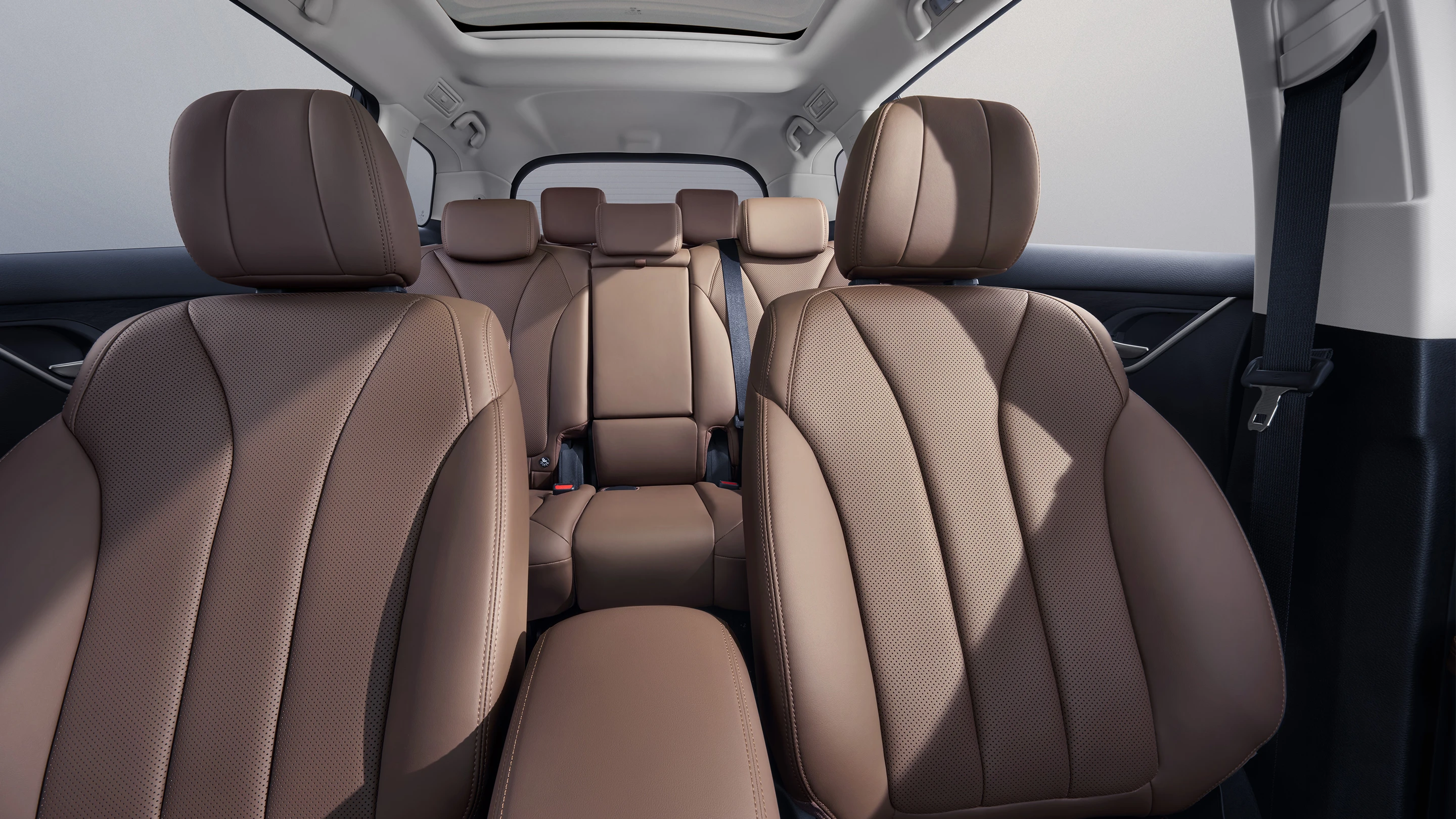 Nội thất BYD M6 rộng rãi, cấu hình MPV điện 7 chỗ