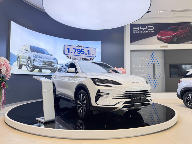 Vì Sao BYD Sealion 6 Có Thể Đi 1.795km Chỉ Với 1 Lần Sạc Đầy Và Đổ Đầy Xăng?