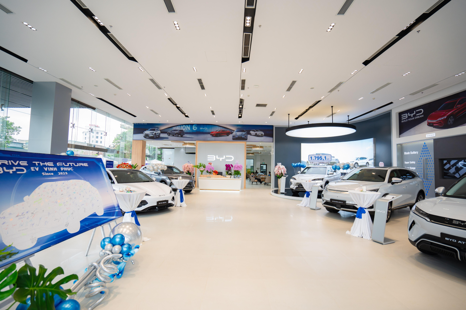 Không gian trưng bày xe điện BYD Vĩnh Phúc khang trang và đẳng cấp